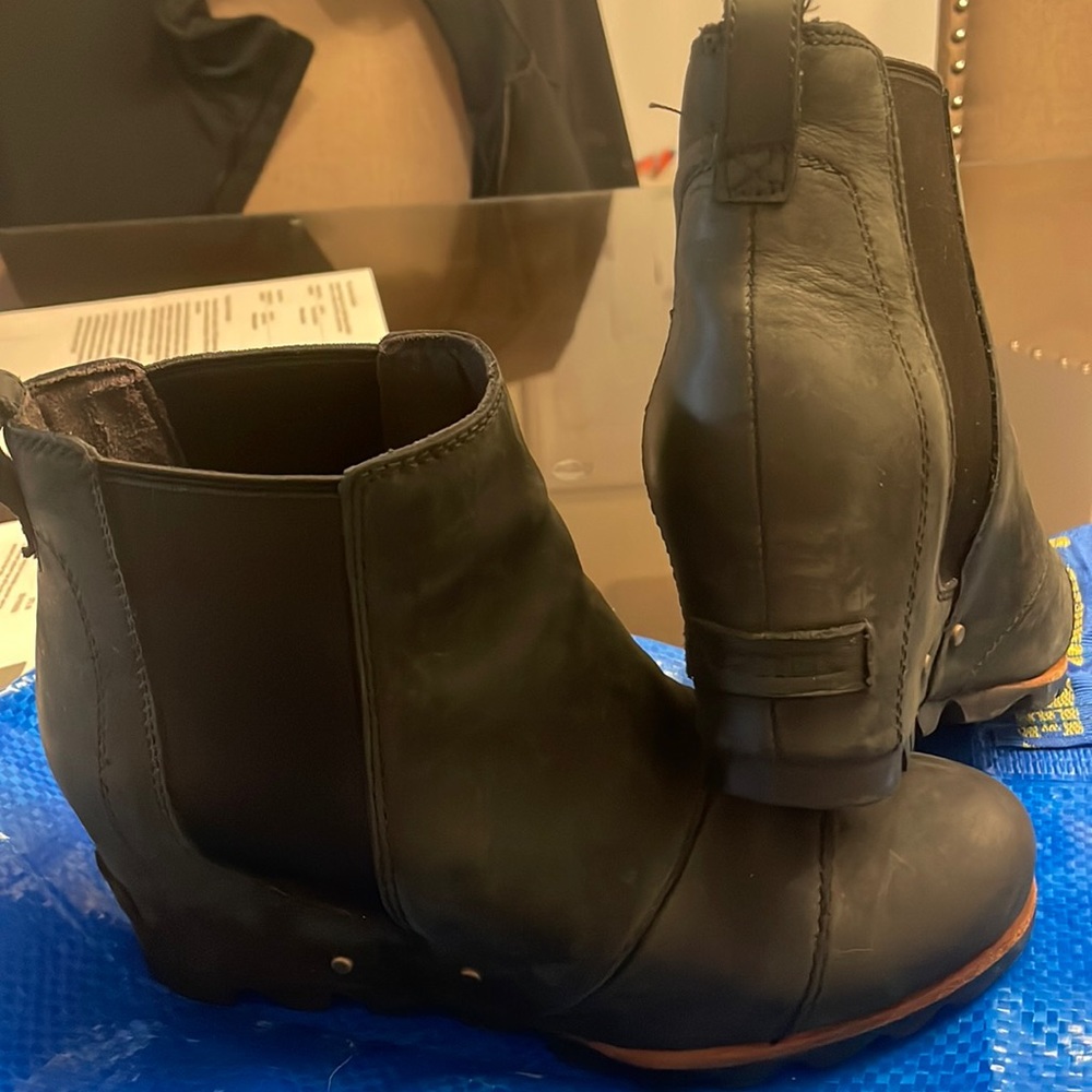 Sorel Lea Wedge Black, Women’s Waterproof Boots, Size 8.5